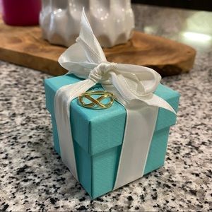 Tiffany & Co. 18K Gold Infinity Ring
